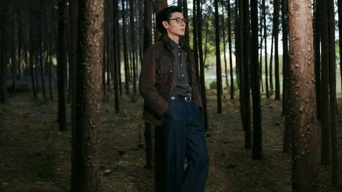 娱乐蒋奇明公路片男主蒋奇明电影感路透谁还没被蒋奇明这组路透戳中！油腊皮穿搭自带故