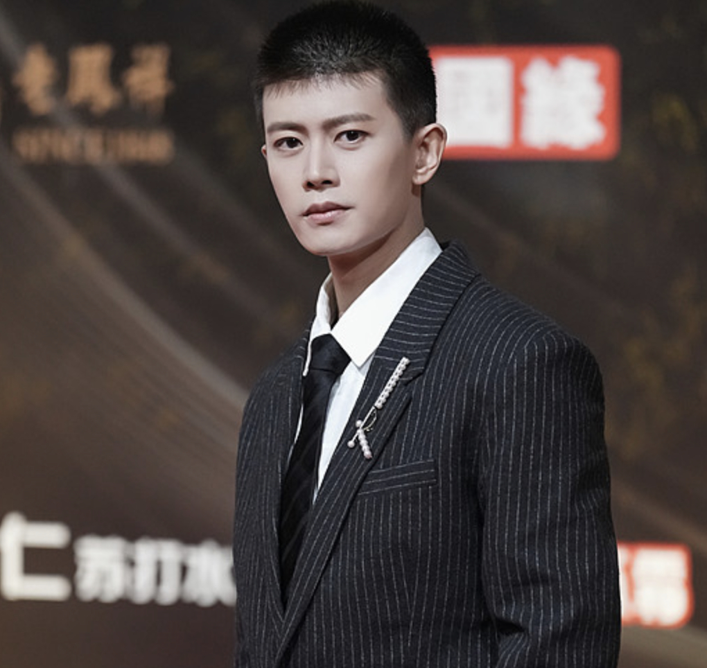 任嘉伦任嘉伦风与潮风与潮 一身正气！ 任嘉伦