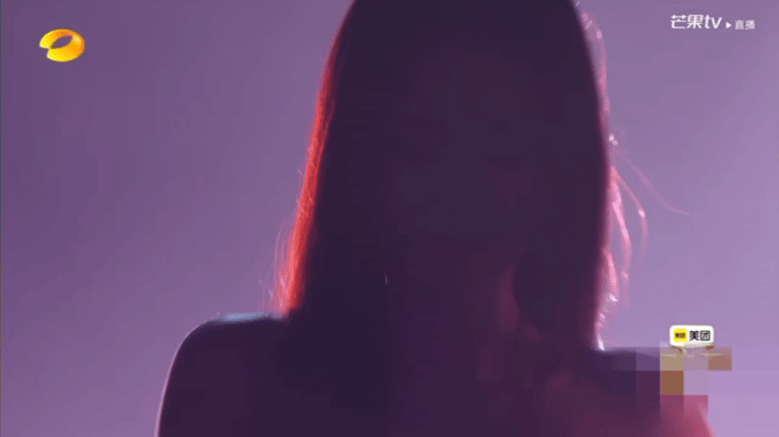 被张碧晨帅到了张碧晨今晚好飒 谁说张碧晨只能唱慢歌，今晚的舞台就是最好的反击。从