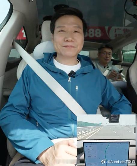 在今天雷军15小时直播中，雷军回应网友“对手怕你，说明小米汽车有竞争力”的留言时