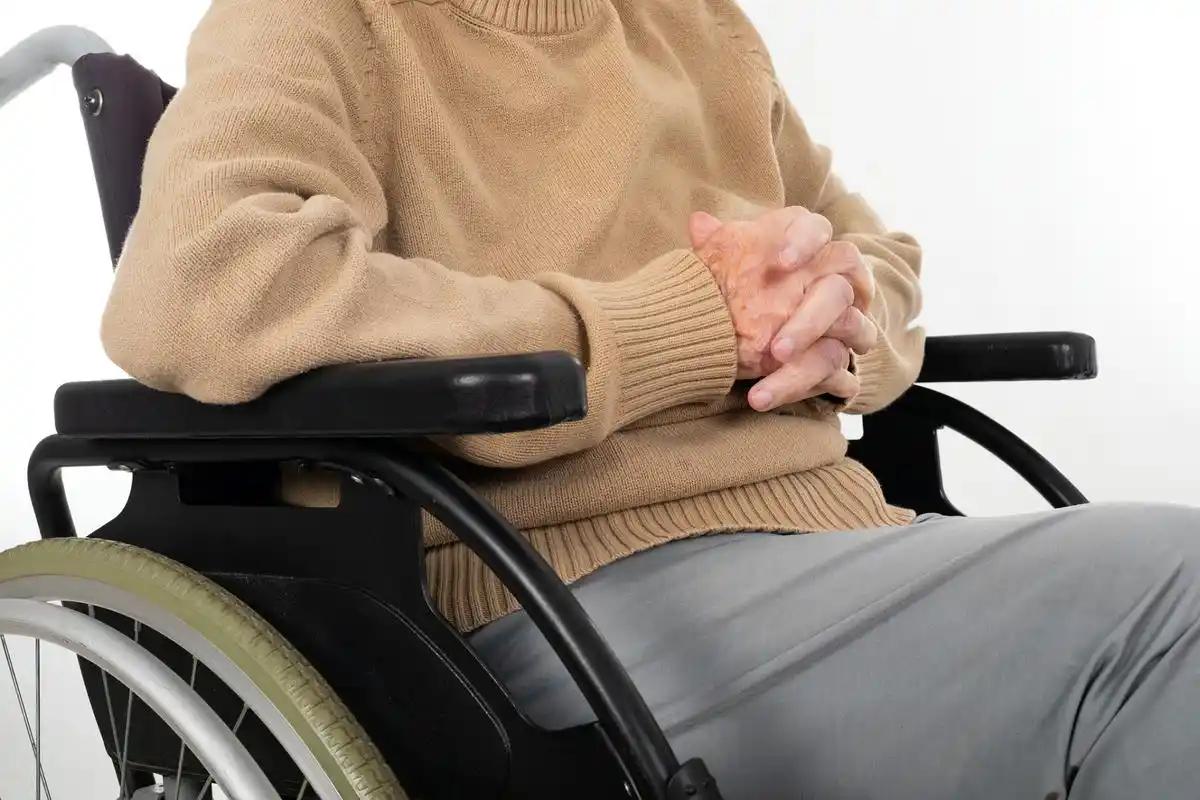 帕金森是“懒”出来的？医生建议：中老年人不要去做这4件事情！早知早改

不少人觉