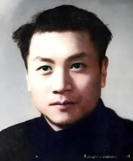 1944年，一地下党入狱后被汉奸认出，只好求狱友将他勒死，没想到，将死之时，他却