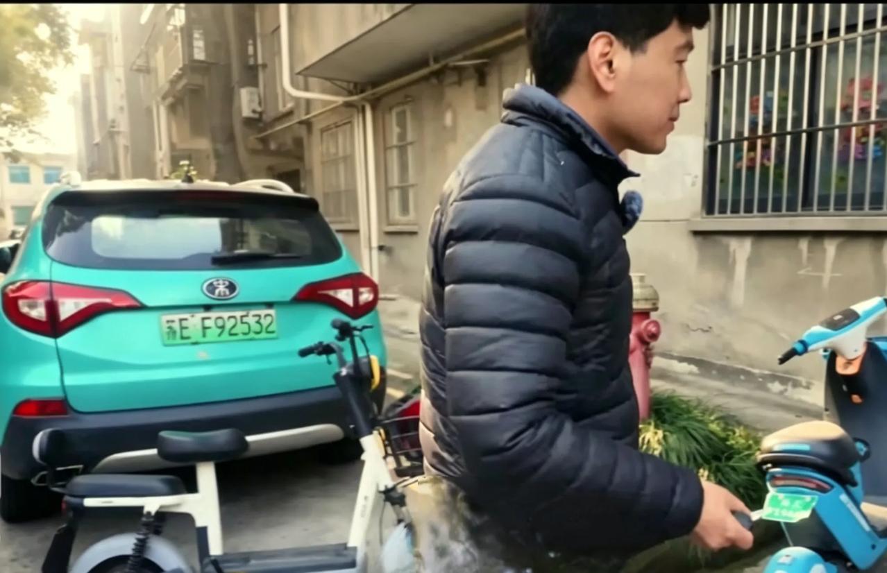 别骂“职业孙子”，我们都可能面对同款养老困境
 苏州36岁男子做“职业孙子”引发