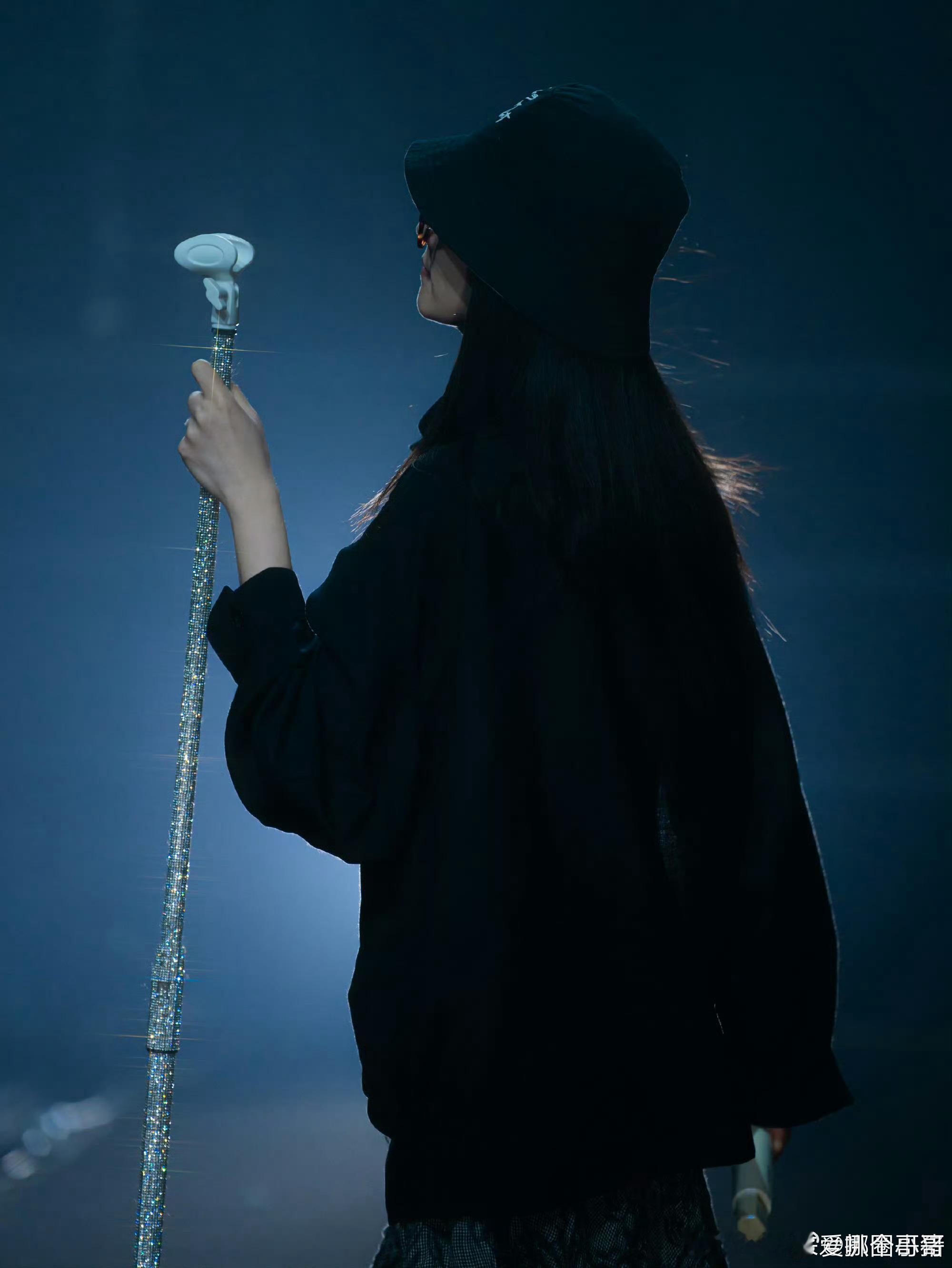 陈昊宇[超话] 陈昊宇回眸巡演北京站彩排照～收官站演出顺利[送花花] ​​​