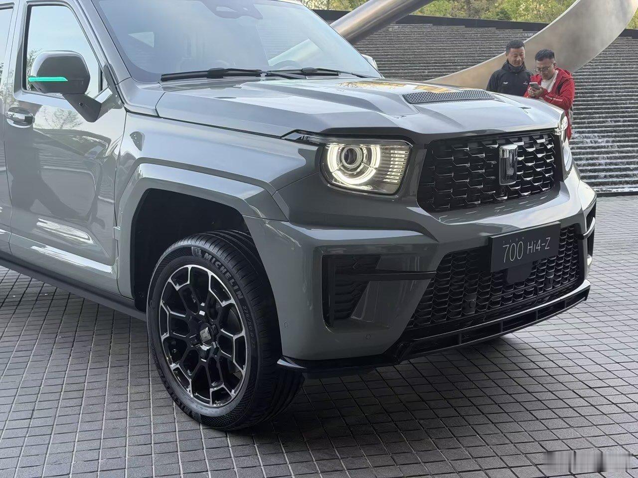 这次的全新坦克700，有双底盘方案。 具体来说，针对重度越野玩家，或者是改装爱好