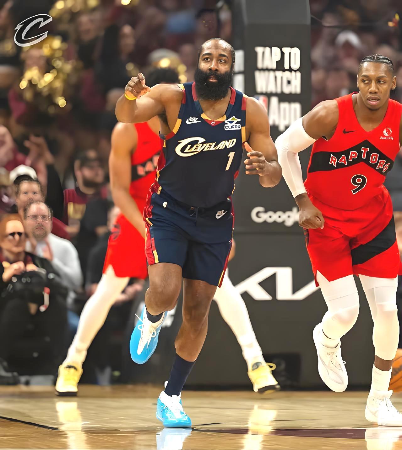 里程碑，哈登季后赛助攻次数来到1137个，超越马刺名宿帕克上升到历史第7位。
