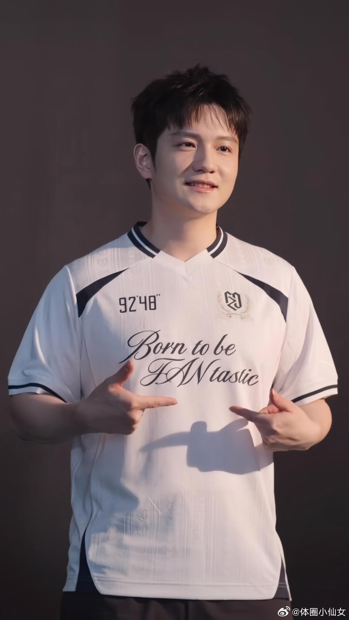 又是被樊振东颜值暴击的一天！ 