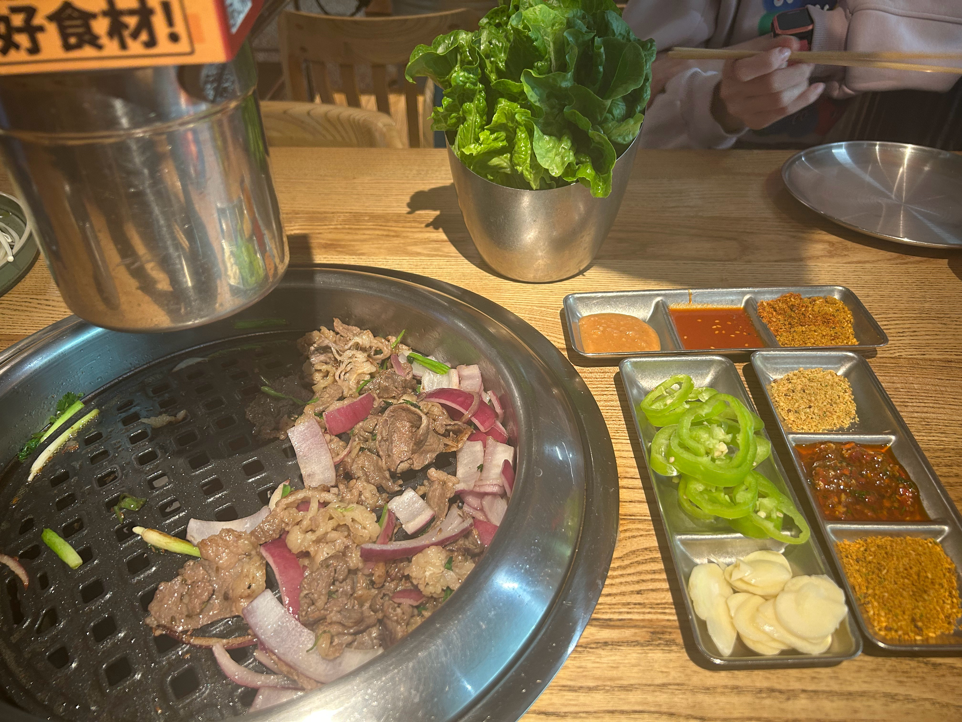 齐齐哈尔烤肉，吃的很过瘾哈，冷面都忘记拍了🤣 