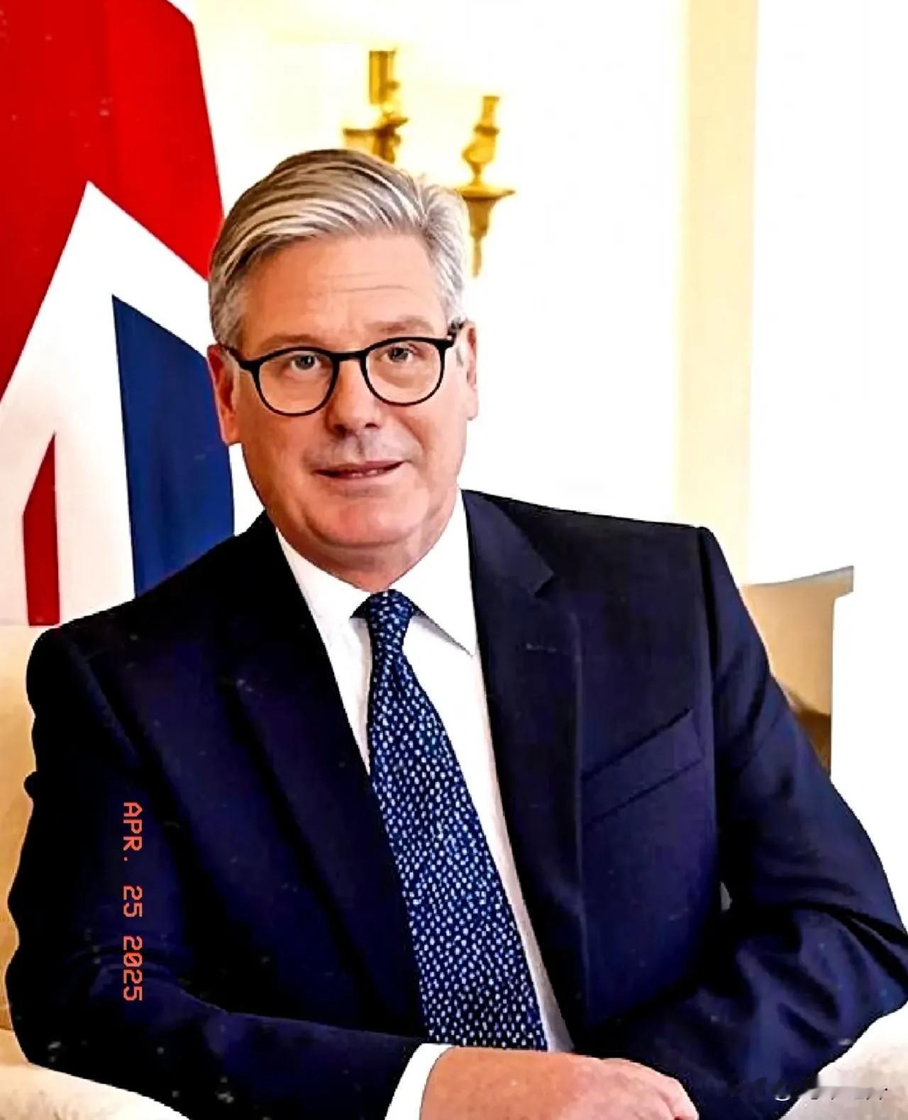 2026年5月12日据英国媒体报道，英国首相斯塔默在当天举行的内阁会议上表示将继