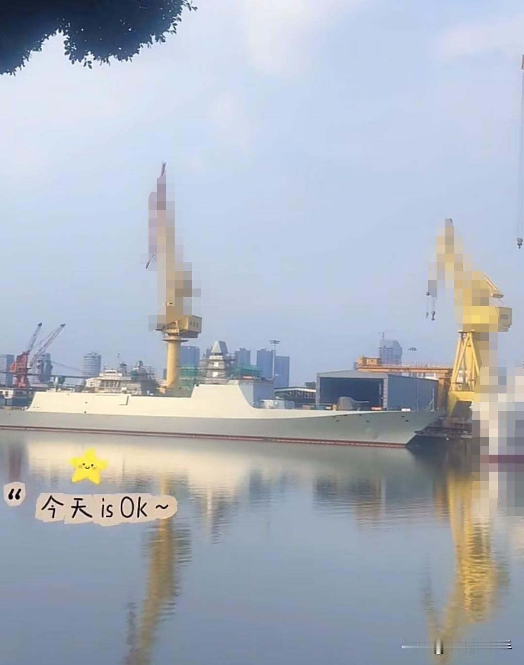 舾装中的女青年，不知道到时候会被叫做B+，还是BG，或者B Pro Max。后桅