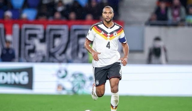 谈到德国队世界杯前景，若纳唐·塔表示：“对我来说，参加一项赛事却只以打进八强为目