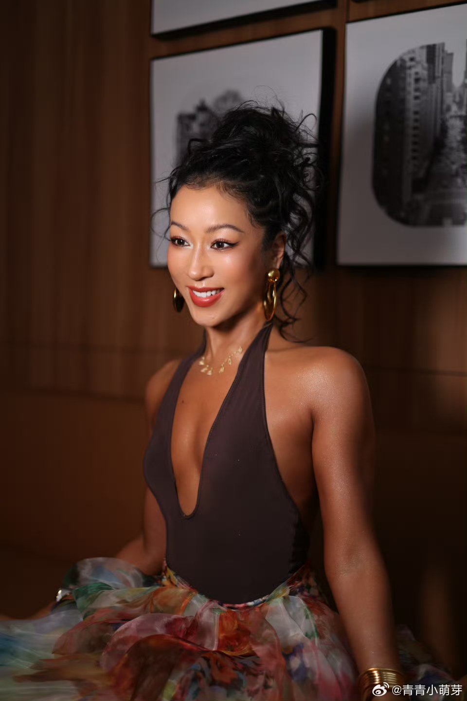 吉克隽逸丝滑掌握扭胯舞 看吉克隽逸跳舞就是一种视觉享受，扭胯舞被她跳出了自己的风