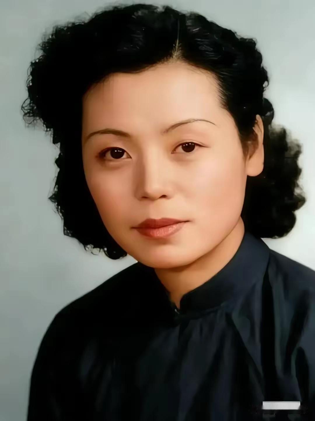 1970年，陈独秀58岁的女儿陈子美身绑5个空油桶，带着小儿子偷渡香港，9个小时