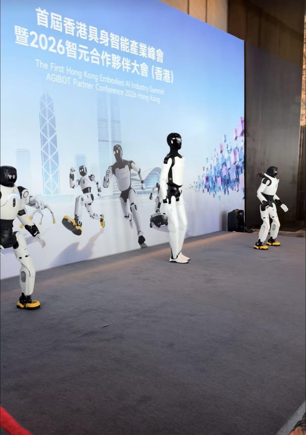 人类史上最大单品工业品正在中国量产！别再迷信海外人形机器人的花式特技，好看不量产
