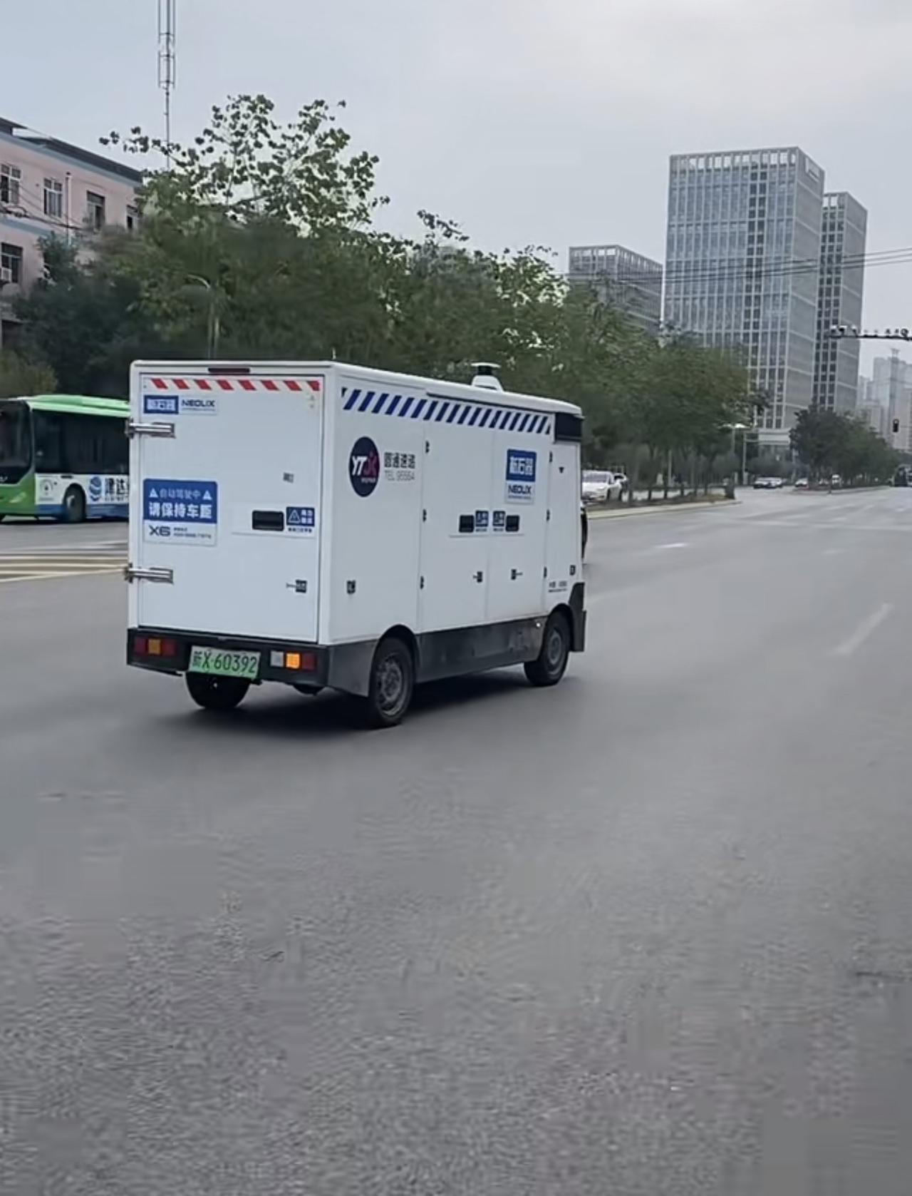 听完清华老教授一席话，我才后知后觉，原来人家砸几百亿搞无人车、无人配送，根本不是