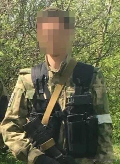 1名俄军士兵控诉受重伤后被非法解雇，没有拿到全额薪水，被迫自费医疗。
25岁的奥