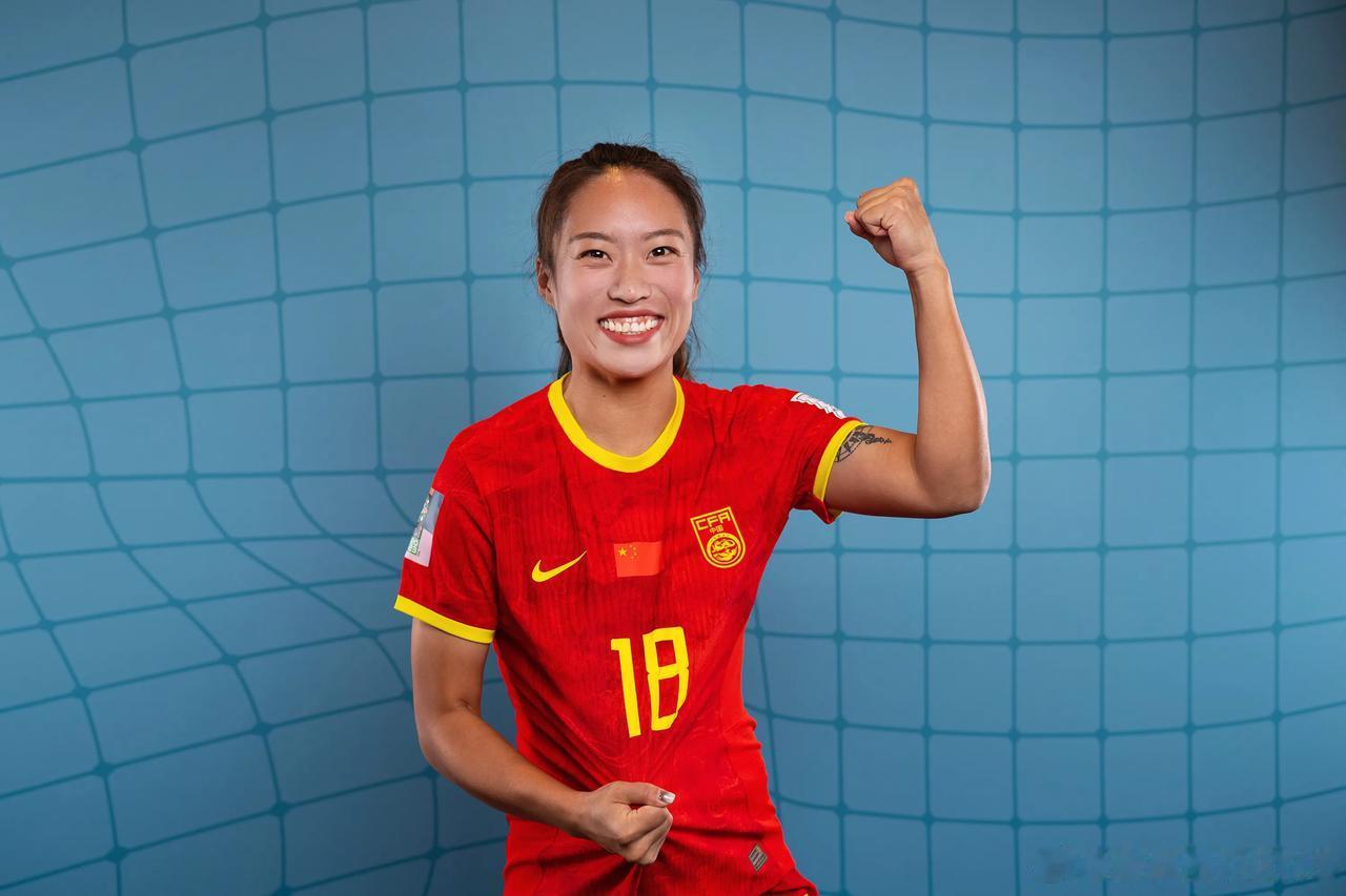 中国女足0:2澳大利亚女足，这两点有惊喜也有不足

1、唐佳丽的表现很出彩
虽然
