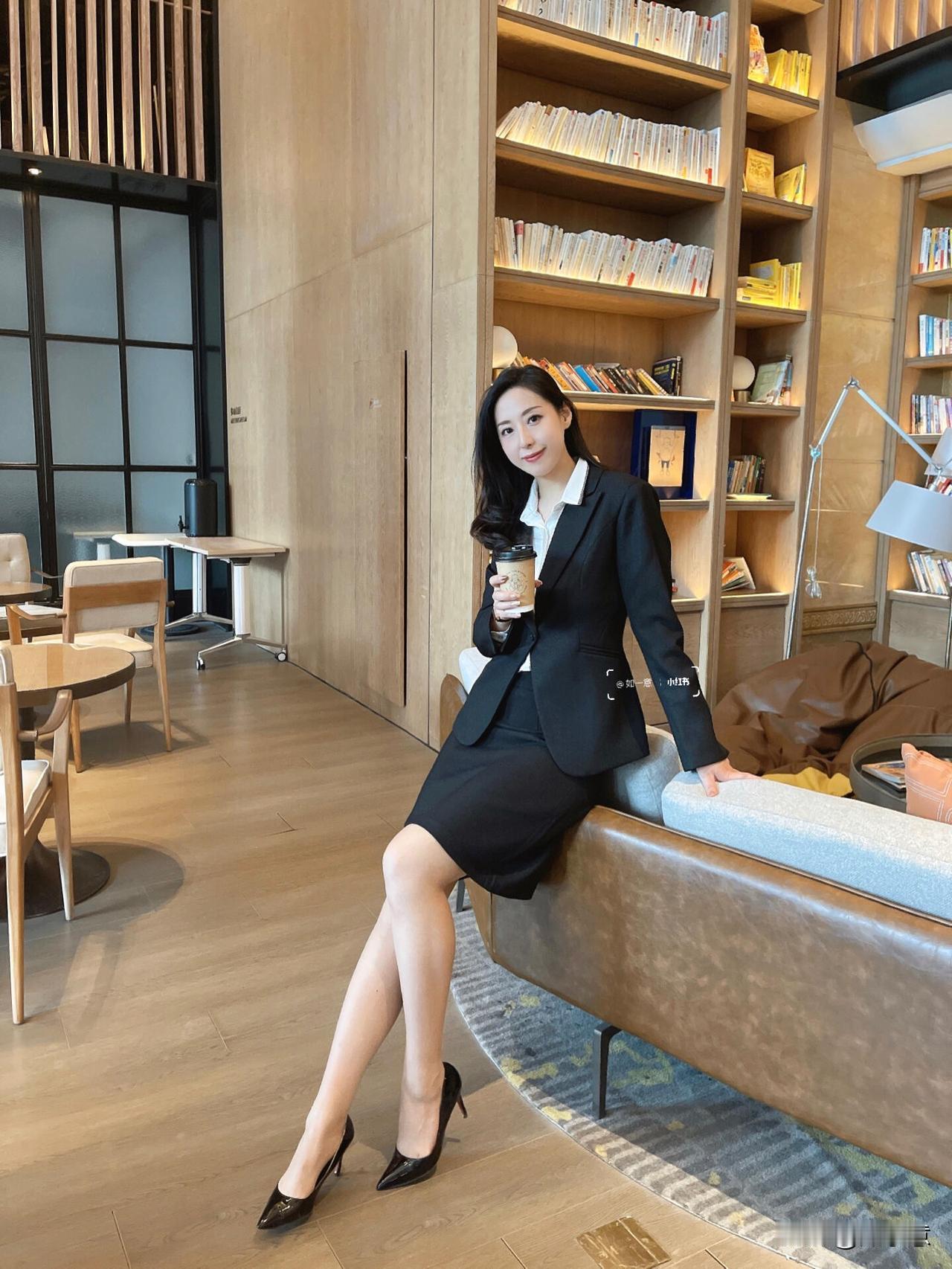 职场早8人报道| 喜欢干净利落的通勤服工作日常分享~