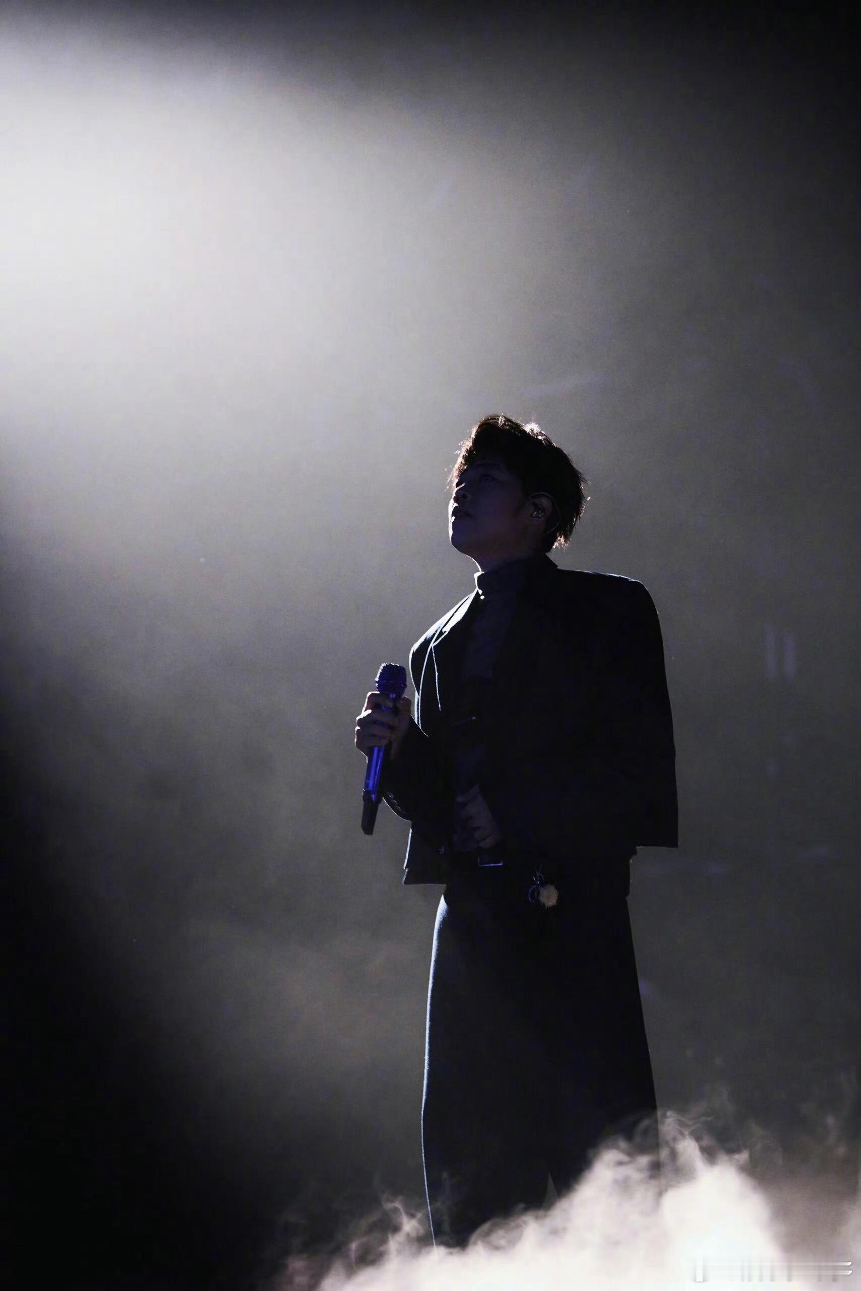 Tank自己也抢不到演唱会的票 最宠粉的歌手Tank！亲自下场抢票失败，在线求助