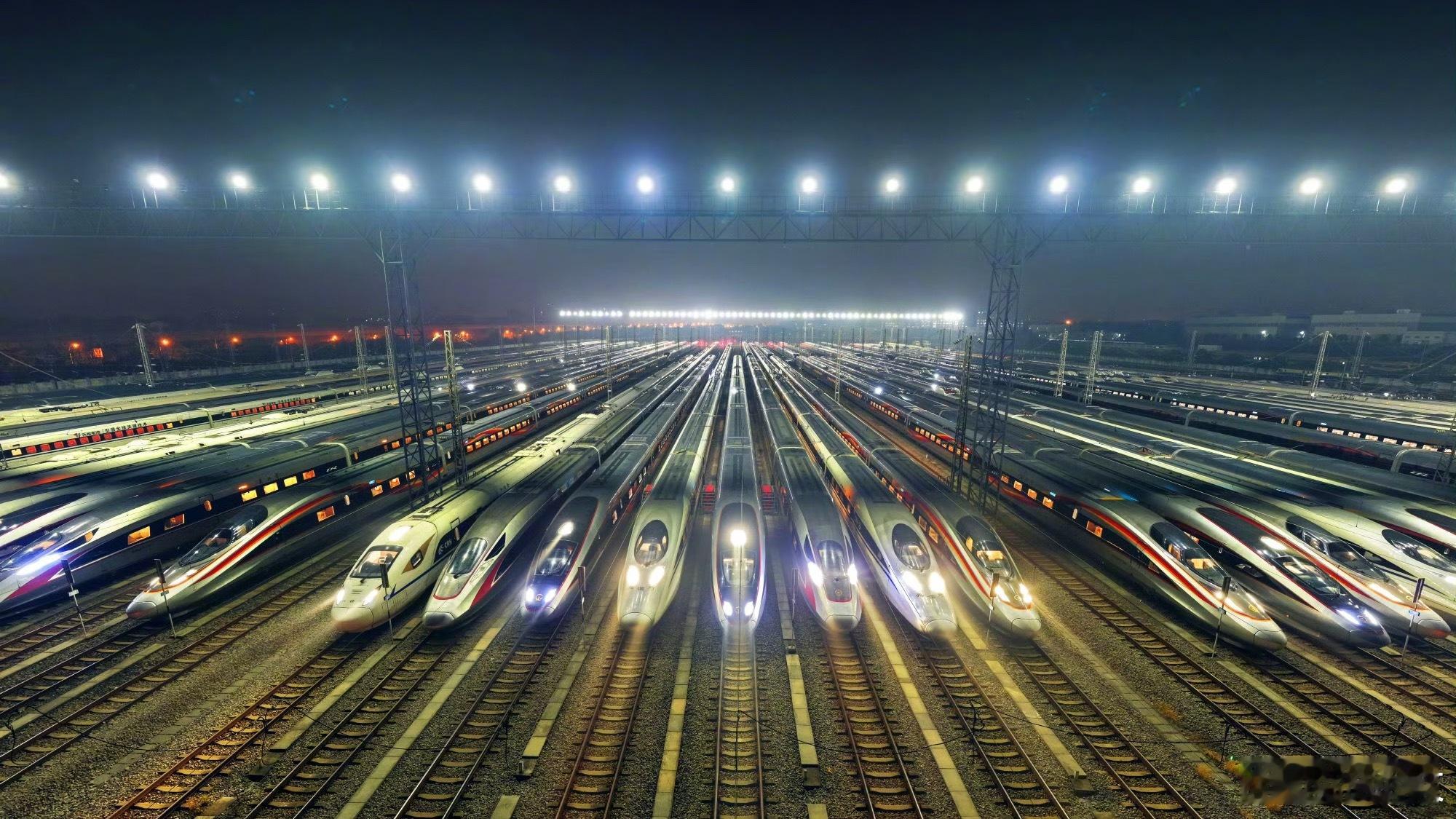 春运临近动车集结如陆地航母 震撼来袭！2026年铁路春运2月2日启幕，1月24日