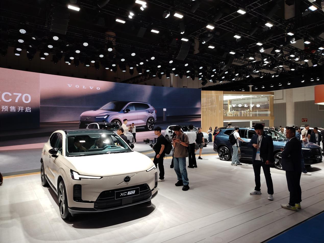 成都车展开幕，沃尔沃全新XC70实拍，体验如何？
 
今天，2025成都国际车展