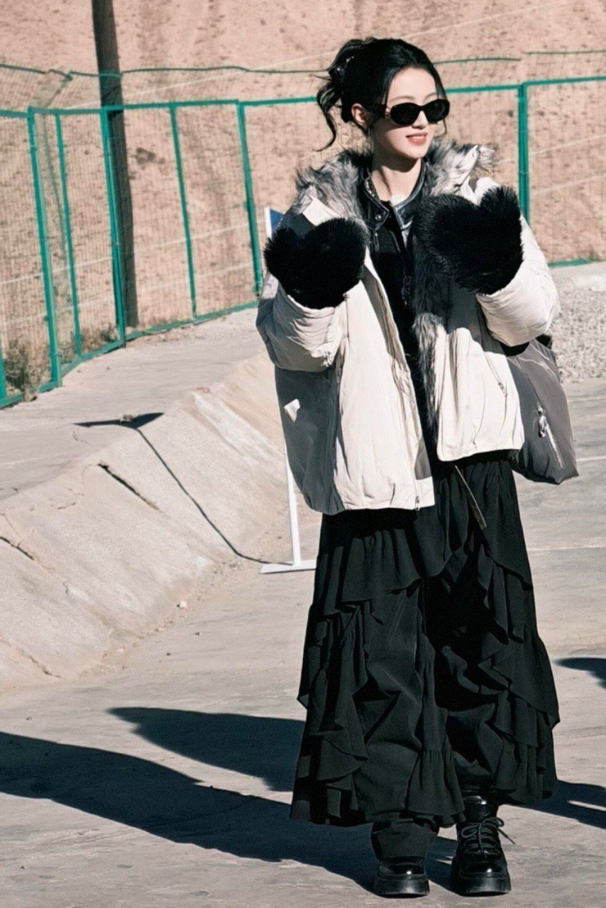 沈羽洁缺氧也消停不了一点 在新疆的星空下，感动到眼眶湿润，也按不住一颗想立刻分享