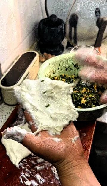 江苏一女子在家闲得发慌，想着老公天天在外头挣钱养家，自己又不上班，孩子上学，家里