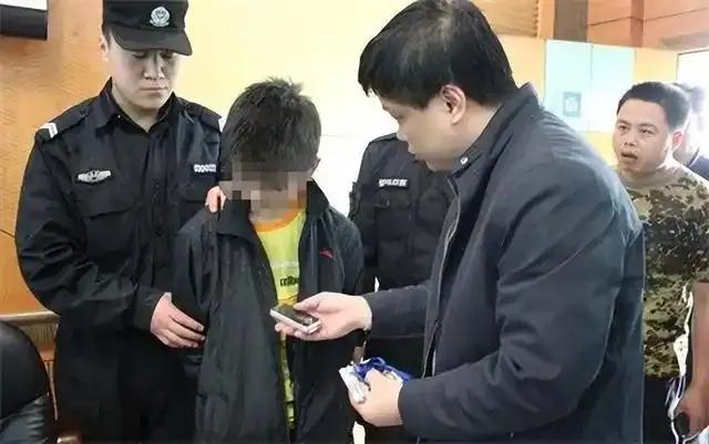 中国杀人犯年龄为什么定14岁及以下免于死刑，依据是什么？中国的法律条款大多都是抄