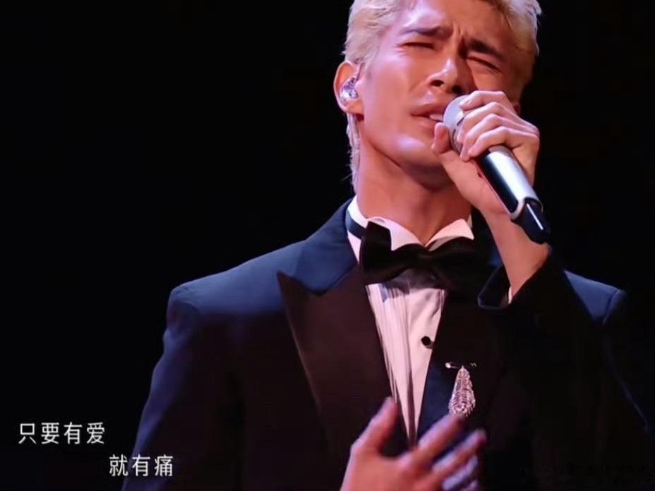 被张睿王以太米卡情歌唱伤了披荆斩棘总决赛🥺反复循环这首《情歌》！三人配合默契，