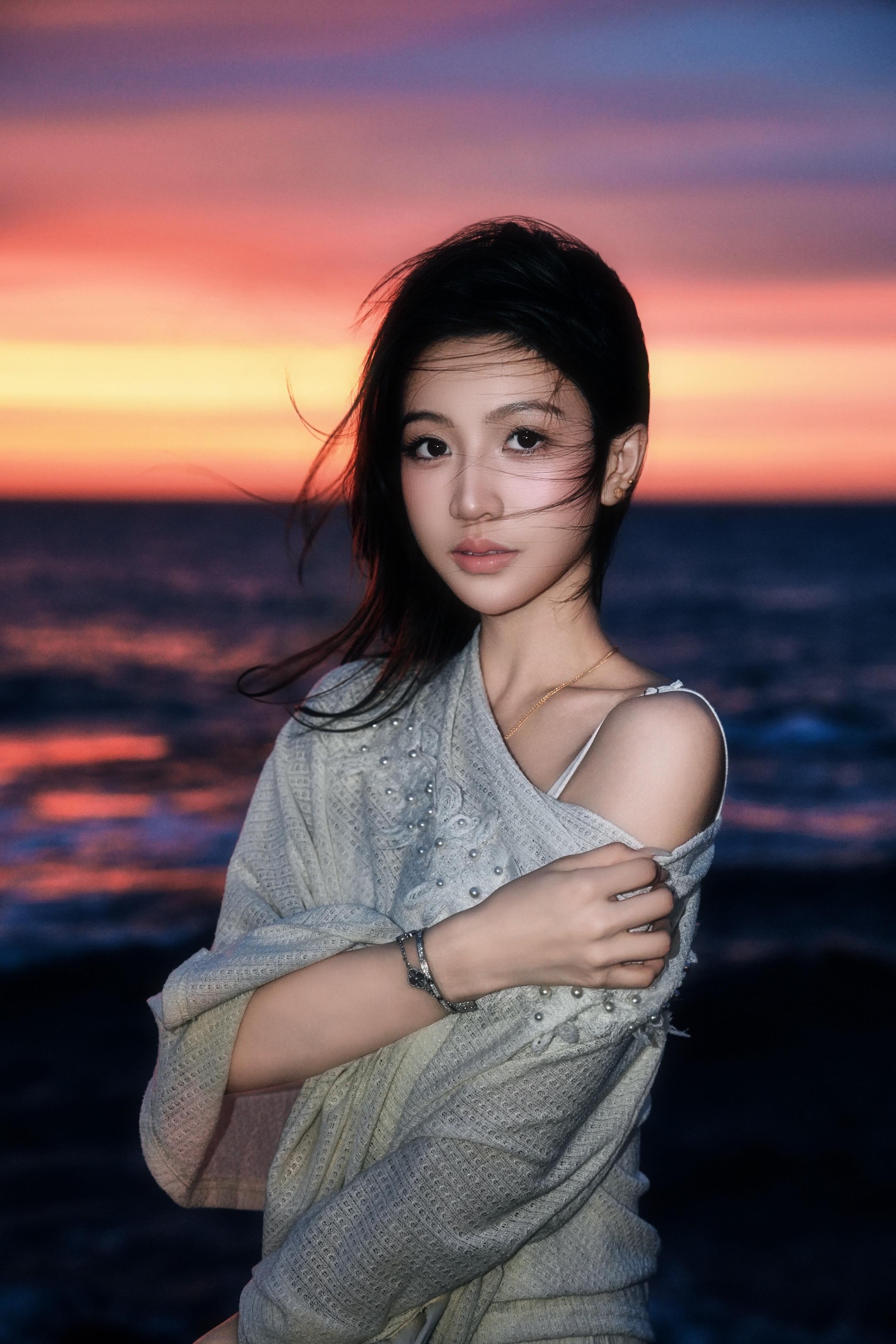 天在将黑未黑时最美，爱在将爱未爱时最迷人.