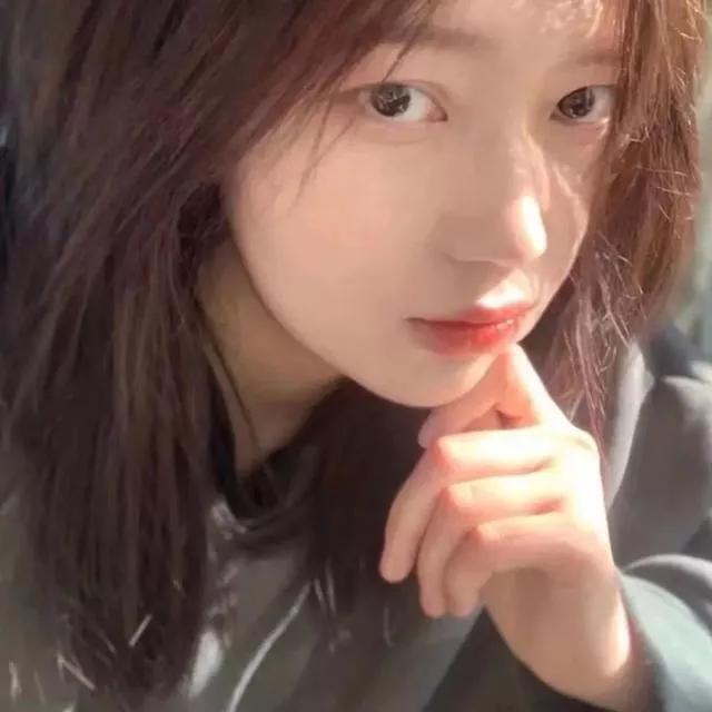 阳光洒落，温柔如你，瞬间定格秋日午后的温柔 秋日限定的美好 温柔的光影中 初见阳