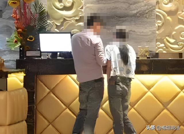 安徽，一男子怀疑妻子有了外遇，二人就多次吵架。后来，男子看到妻子跟她的一位牌友去