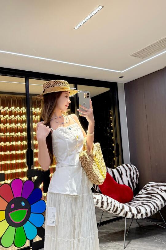 这穿搭 不看脸就知道是个美女📷