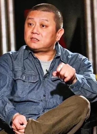 突然发现解放台湾省的建议，王朔的思路太绝了！他曾说收复台湾不用打仗，先宣布台湾海
