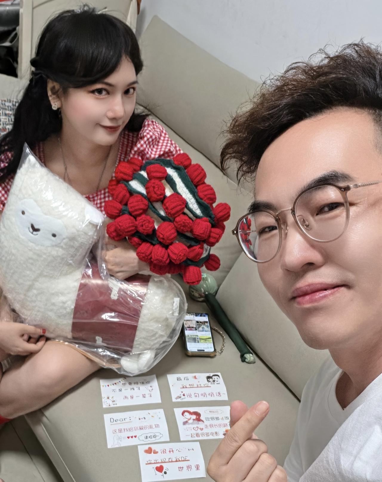 今日520，再忙也不敢忘记~
​因一早要赴京，高Sir特别准备了一些心意，提早和