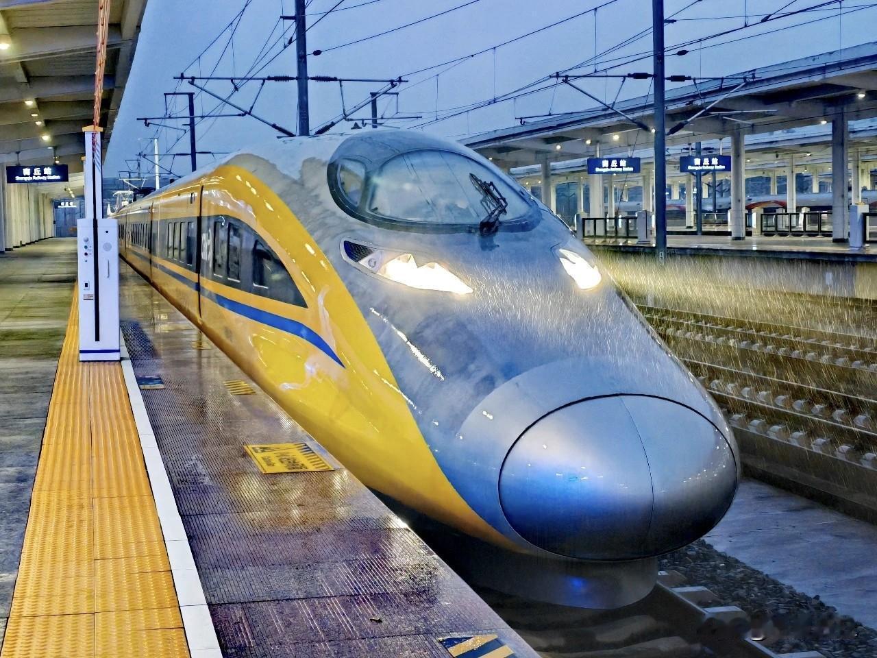 【京港高铁雄商段全线拉通试验启动】5月25日凌晨5时13分，55432次高速综合