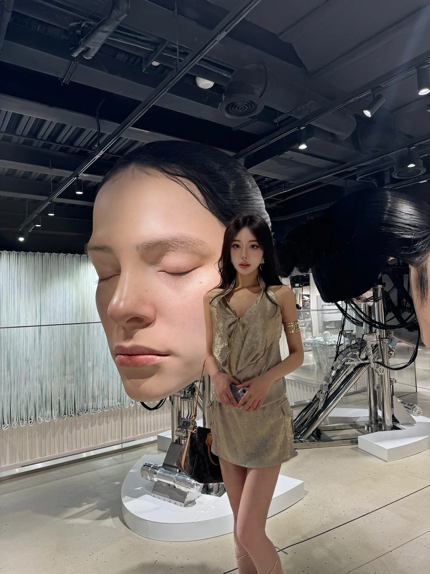 🥐 🕶️🔭