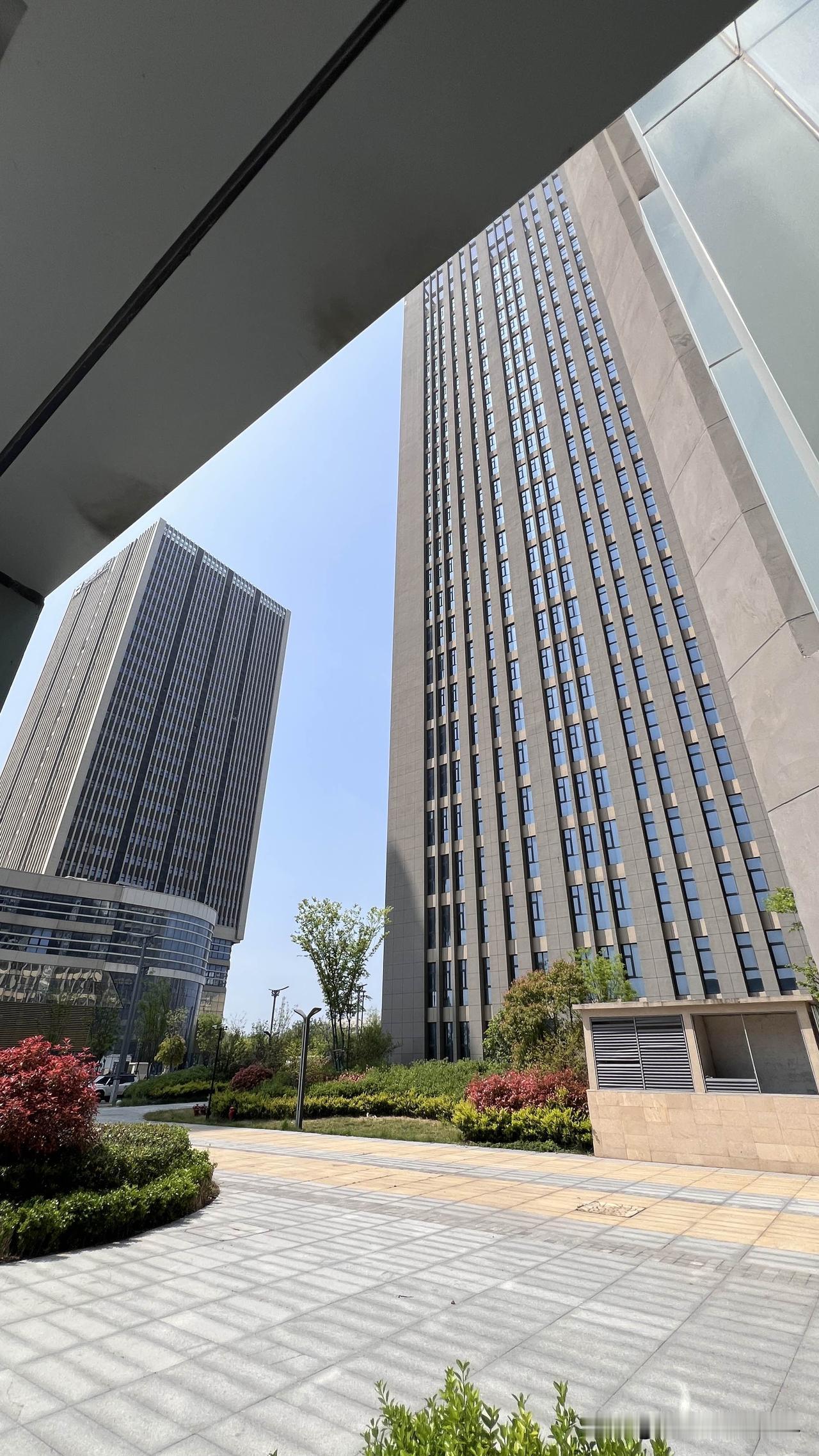 平顶山城市一角。平顶山位于河南省中部，是一个因煤而兴的工业城市，目前整个城区分为