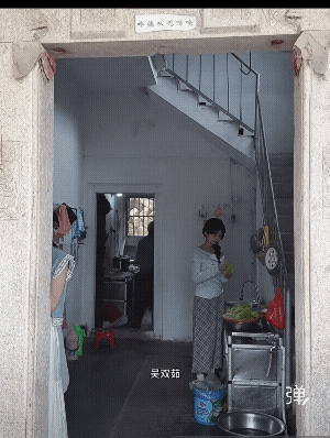 一屋子里面三个网红，这含金量十足![赞]