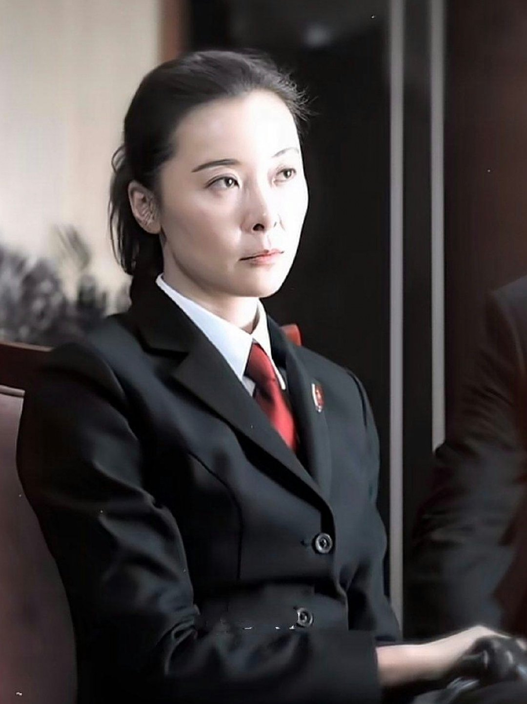 第二张虽然是柯蓝在《风吹半夏》里演的高会长，但是完全可以幻想成是陆亦可老了之后当
