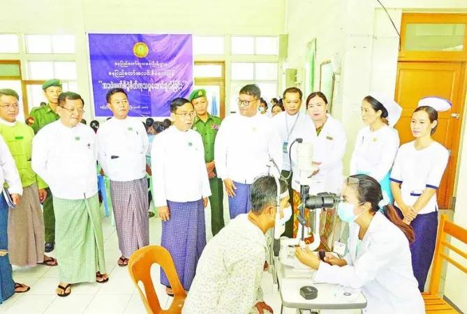 缅甸内比都光明项目正在内比都300床位人民医院，为眼疾患者进行免费手术治疗。
内