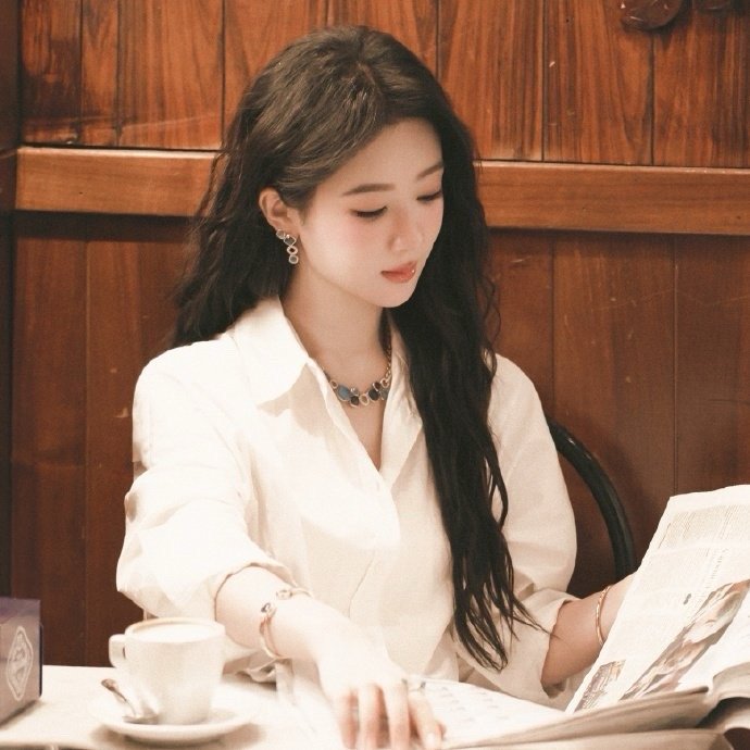 杨紫玉兰花开君再来 💜杨紫董竹君 我喜欢你就像是烟火升空，会在心里每一个小地方