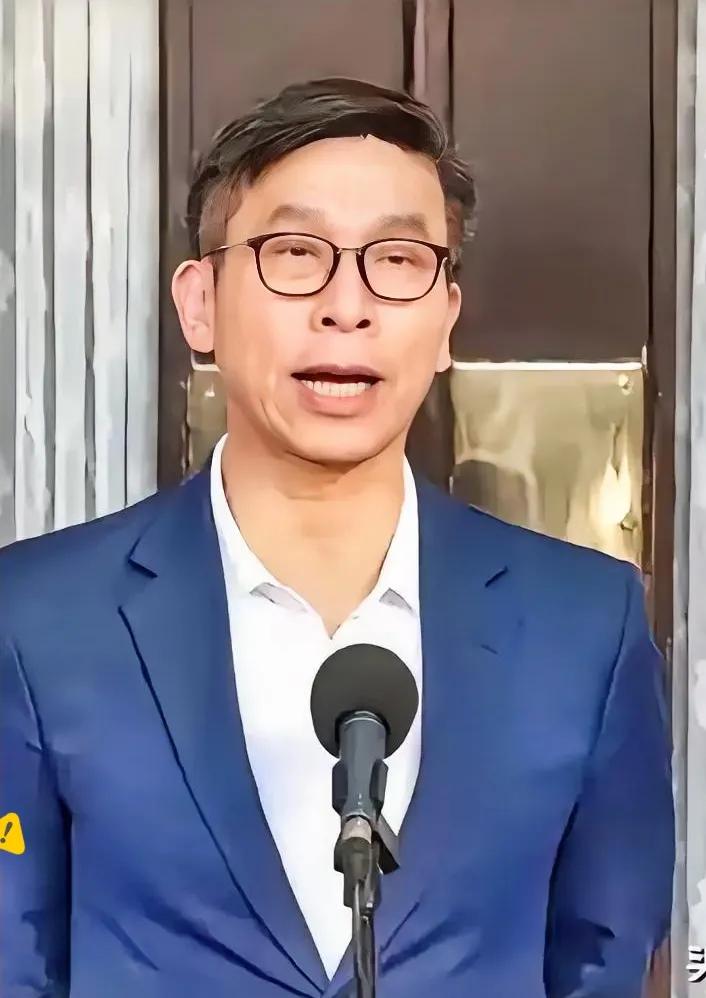 真让人寒心，又有岛内政客在生死关头搞政治操弄，连祖宗根基都不要了。
战乱当前，中