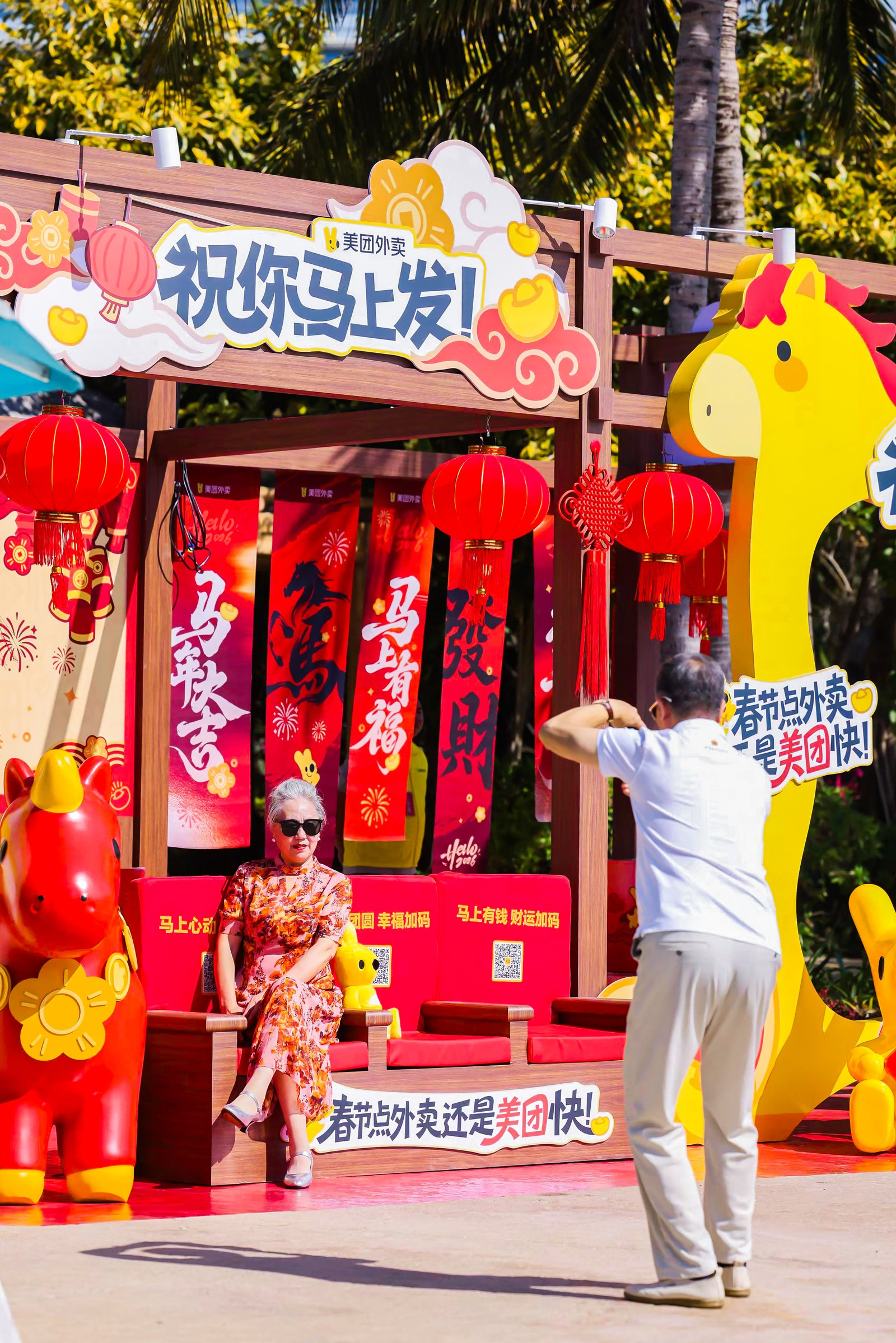 恋爱还得老一辈谈才甜“我能想到最浪漫的事，就是和你一起慢慢变老”谁能不被爷爷奶奶