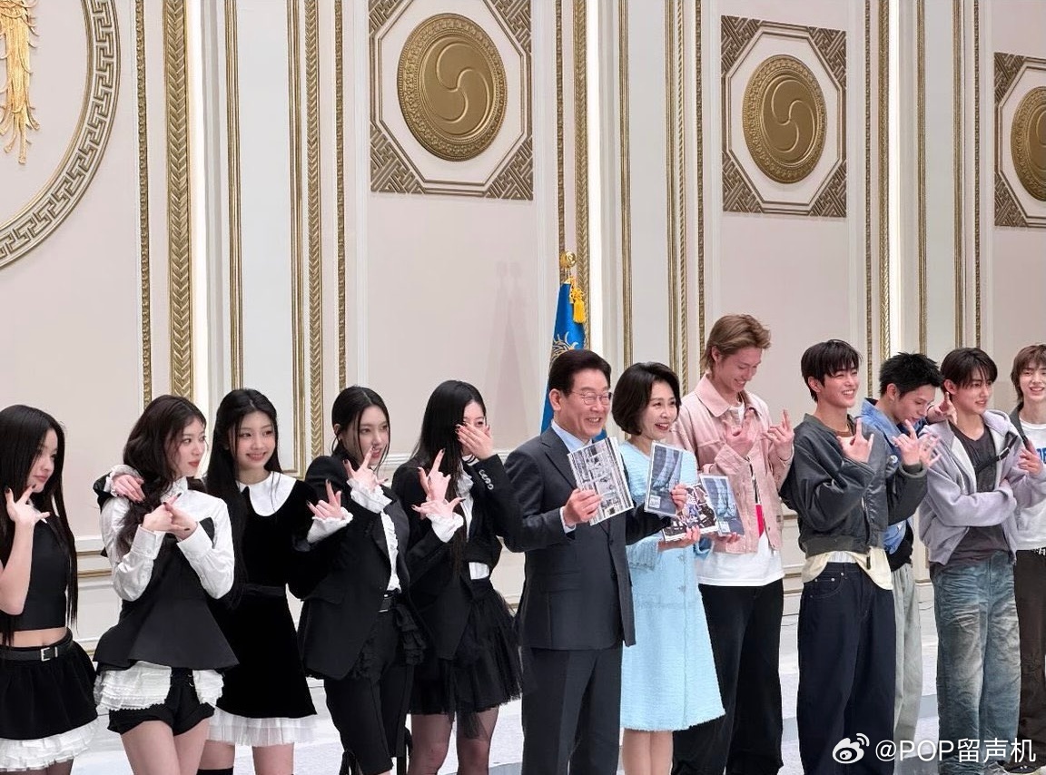 ILLIT CORTIS 冬奥大合照 