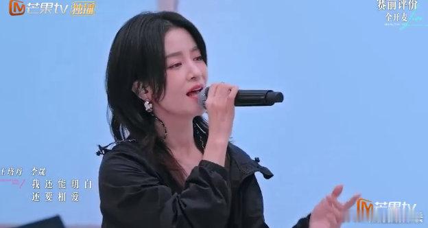李晟[超话]李晟vocal实力乘风2025《天空之外》中的李晟，用她那脆亮的嗓音