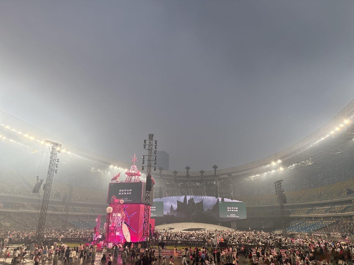 汪苏泷西安演唱会day3上座率汪苏泷西安day3上座率 三场连开，调休也满座。城