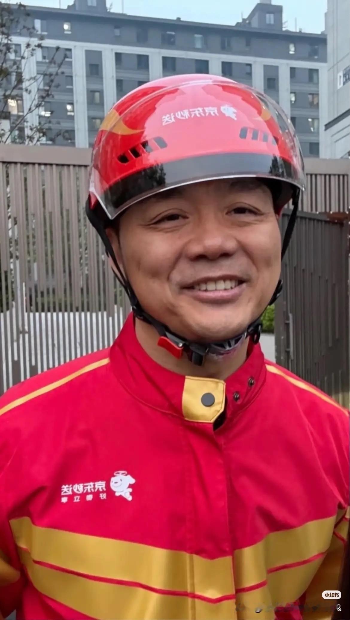 京东巴黎市场小偷偷电子产品 大概率白忙活一场

家人们，这事儿听着都替小偷揪心！