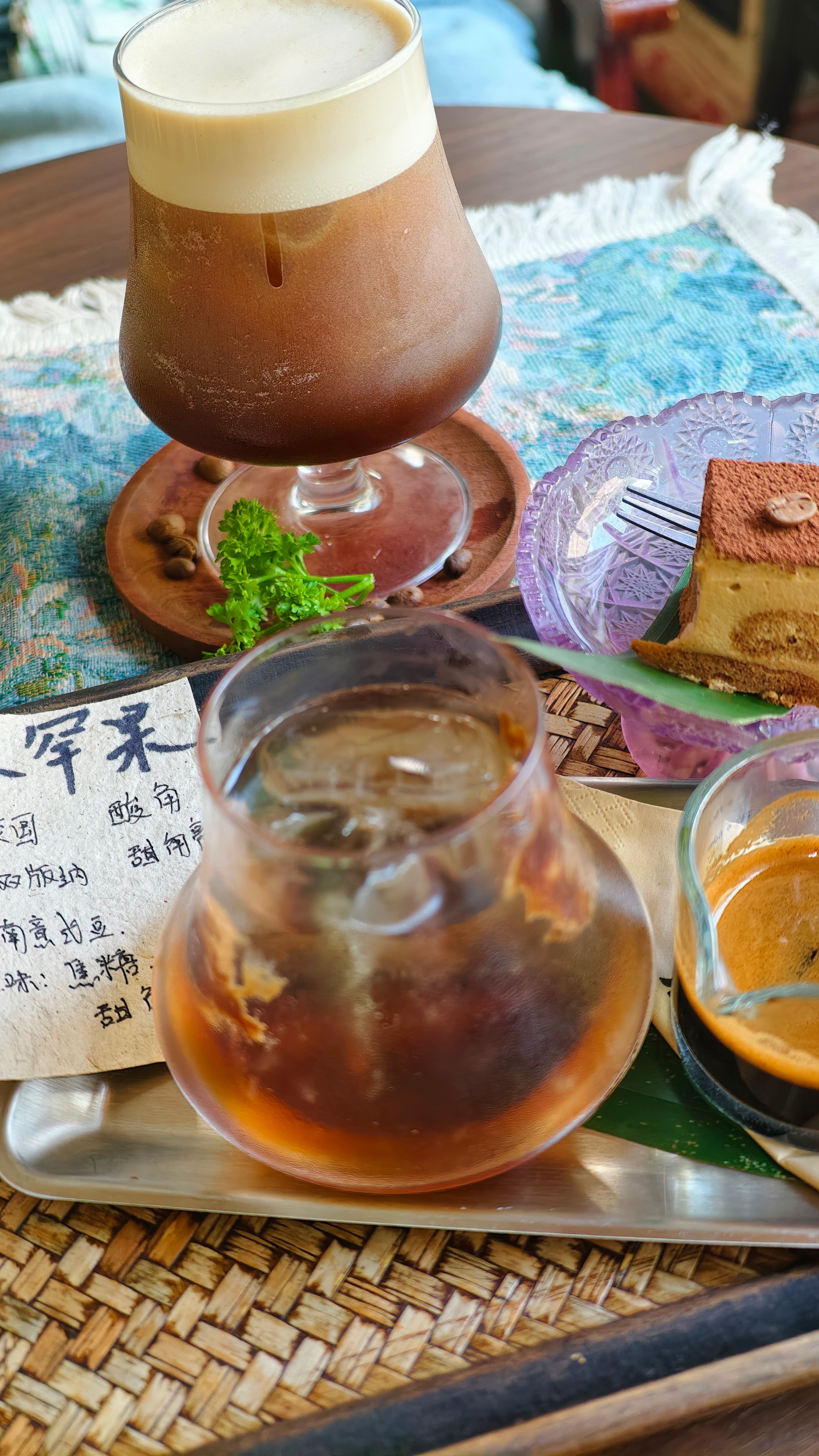 老太进入补给站 景洪·兰玥茶咖