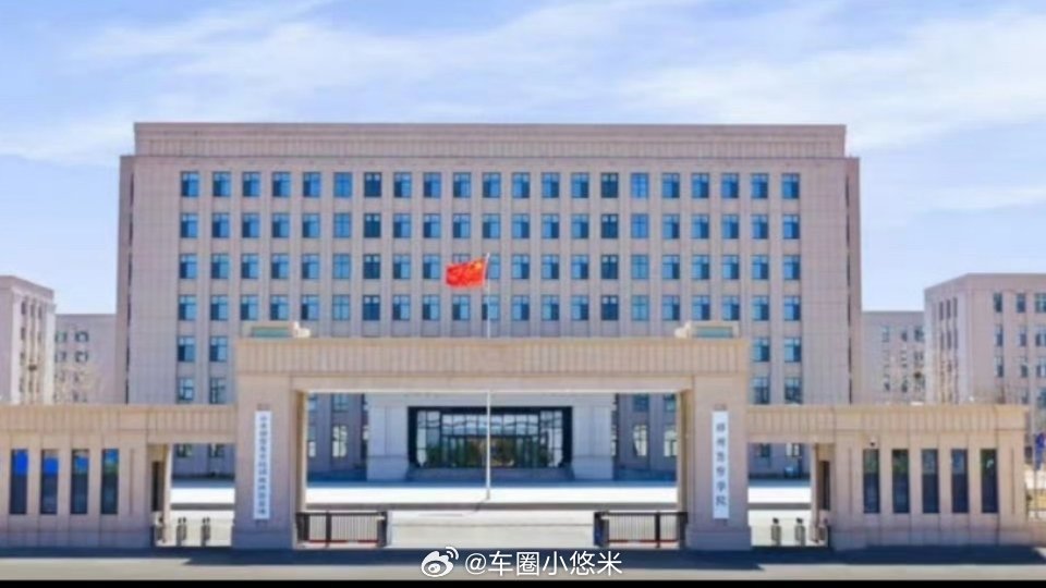 截至2026年6月底，全国机动车保有量达4.76亿辆，汽车3.71亿辆，汽车驾驶